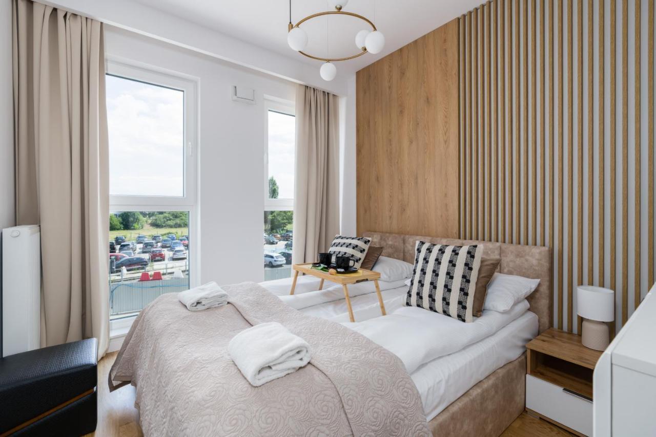 Esencja Apartments With Free Parking Garbary 104 By Noclegi Renters Poznań Kültér fotó