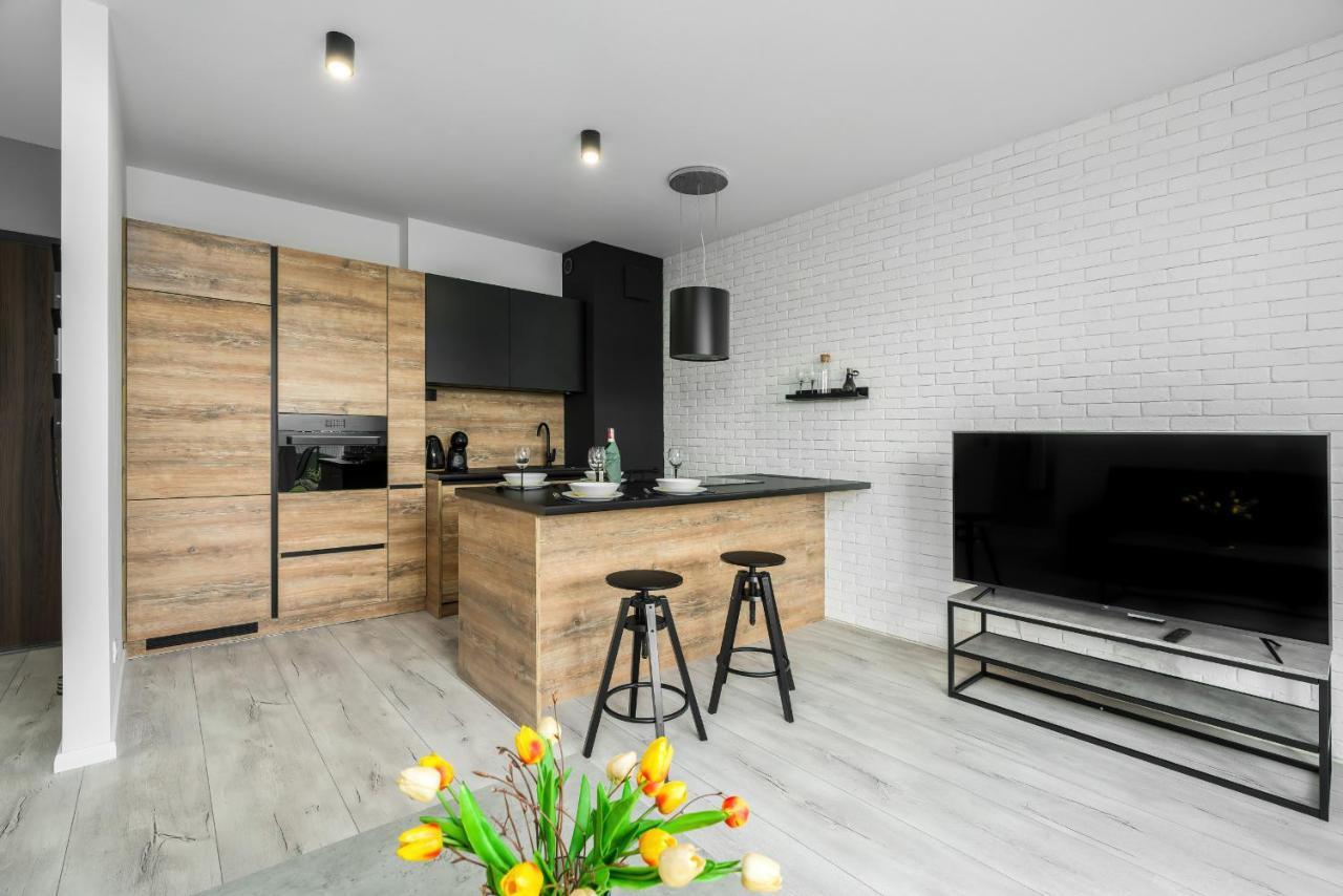 Esencja Apartments With Free Parking Garbary 104 By Noclegi Renters Poznań Kültér fotó