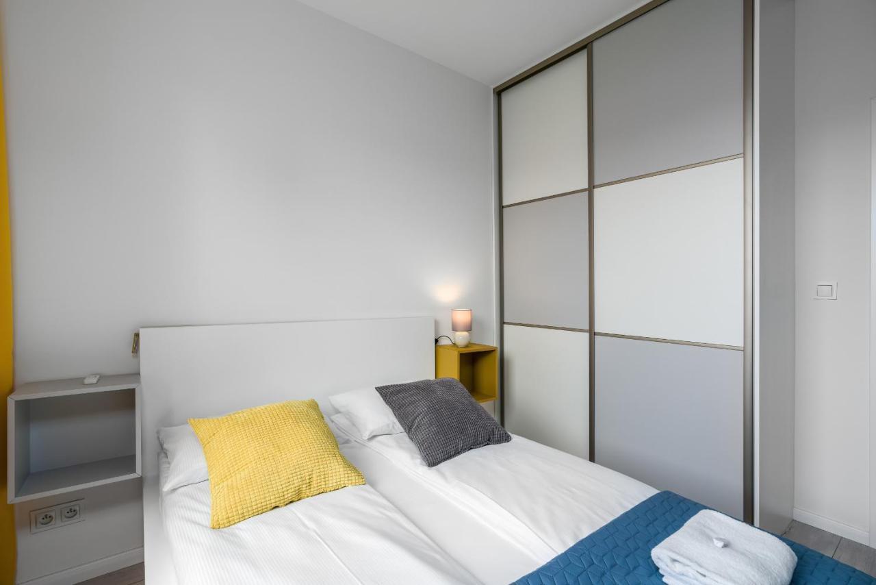 Esencja Apartments With Free Parking Garbary 104 By Noclegi Renters Poznań Kültér fotó